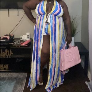 2 piece multi colored set from fashion nova, great for the spring.Only worn once